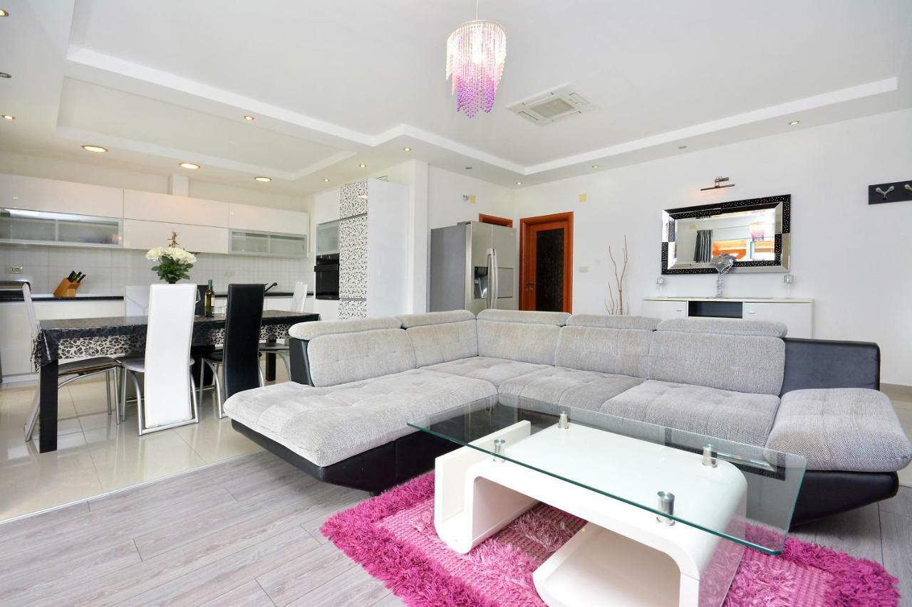 Beach Apartman Petra Podstrana Exteriör bild