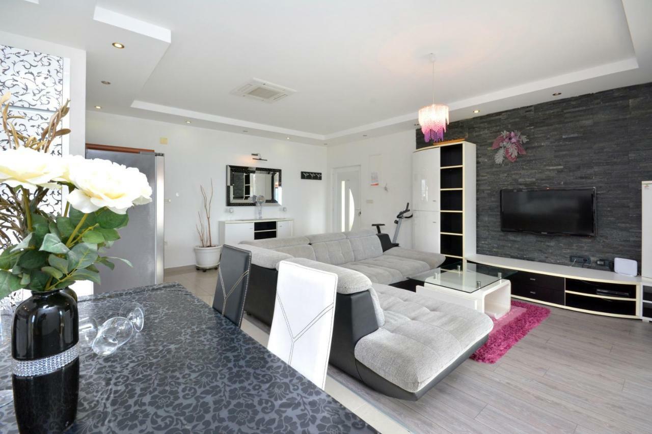 Beach Apartman Petra Podstrana Exteriör bild