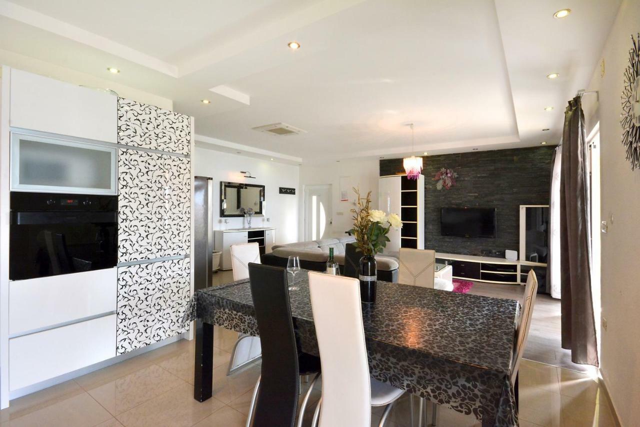 Beach Apartman Petra Podstrana Exteriör bild